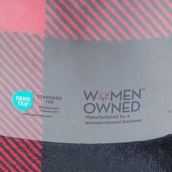 The Big One Oversized Plush Throw Blanket 5'x6' Red & Black Plaid Faux Fur - Picture 8 of 9